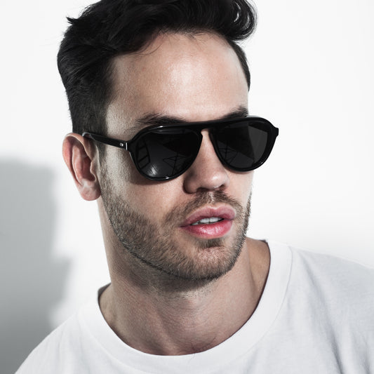 ILLICIT. Black | Grey Polarised